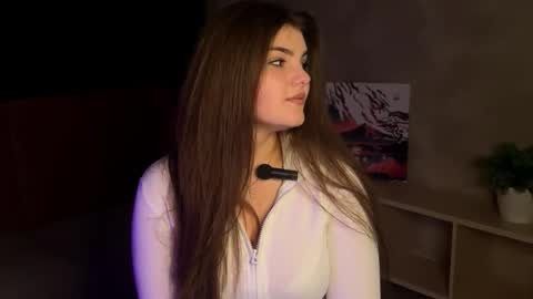 Snapshot of stephanieemiller chatting on 10/07/25, 12:41 Steph online show from 10/07/25, 12:41