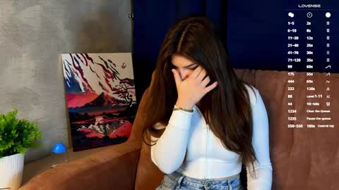 Snapshot of stephanieemiller chatting on 10/18/25, 01:52 Steph online show from 10/18/25, 01:52