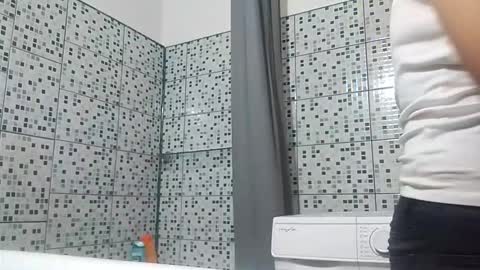 Stephany online show from 11/14/25, 06:17