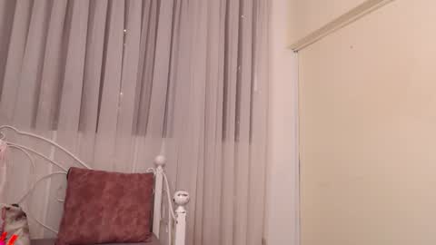stephany_rodriguez_ online show from 09/15/25, 12:16