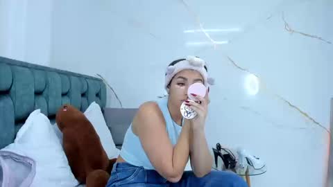 Stefanny online show from 09/15/25, 11:27