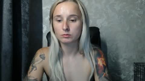 Snapshot of stephiepink chatting on 09/11/25, 11:43 Grace online show from 09/11/25, 11:43