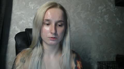 Snapshot of stephiepink chatting on 09/29/25, 09:47 Grace online show from 09/29/25, 09:47