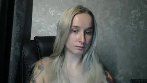 Snapshot of stephiepink chatting on 10/01/25, 07:36 Grace online show from 10/01/25, 07:36