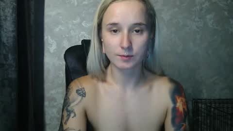 Snapshot of stephiepink chatting on 10/23/25, 10:14 Grace online show from 10/23/25, 10:14