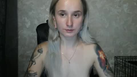 Snapshot of stephiepink chatting on 11/11/25, 10:48 Grace online show from 11/11/25, 10:48