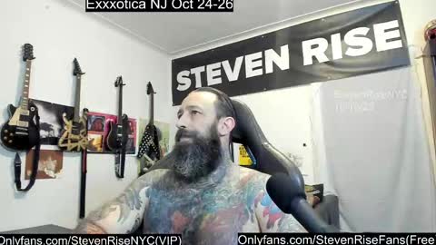 Snapshot of stevenrisenyc chatting on 10/14/25, 01:06 StevenRiseNYC online show from 10/14/25, 01:06