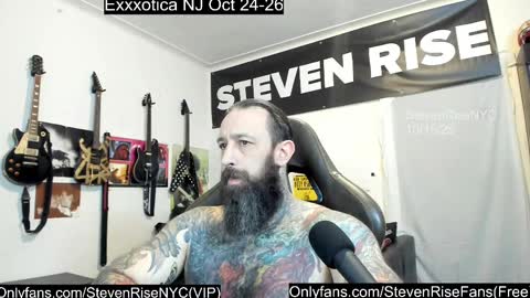 Snapshot of stevenrisenyc chatting on 10/16/25, 01:28 StevenRiseNYC online show from 10/16/25, 01:28