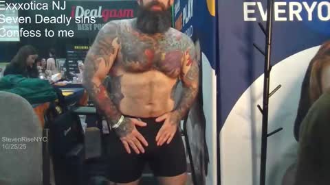 Snapshot of stevenrisenyc chatting on 10/26/25, 01:22 StevenRiseNYC online show from 10/26/25, 01:22