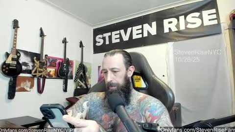 Snapshot of stevenrisenyc chatting on 10/29/25, 01:52 StevenRiseNYC online show from 10/29/25, 01:52