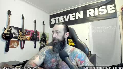 Snapshot of stevenrisenyc chatting on 10/31/25, 02:56 StevenRiseNYC online show from 10/31/25, 02:56