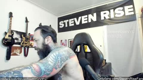 Snapshot of stevenrisenyc chatting on 10/31/25, 03:35 StevenRiseNYC online show from 10/31/25, 03:35