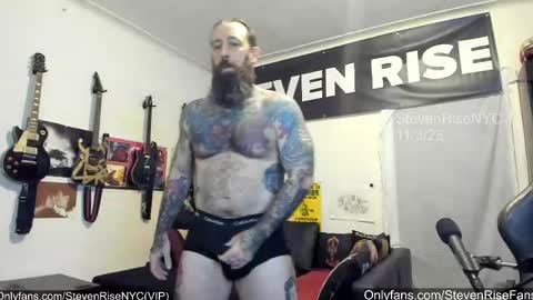 Snapshot of stevenrisenyc chatting on 11/04/25, 01:27 StevenRiseNYC online show from 11/04/25, 01:27