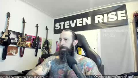 Snapshot of stevenrisenyc chatting on 11/06/25, 01:06 StevenRiseNYC online show from 11/06/25, 01:06