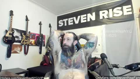 Snapshot of stevenrisenyc chatting on 11/06/25, 02:18 StevenRiseNYC online show from 11/06/25, 02:18
