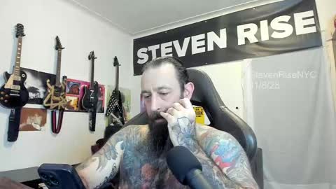 Snapshot of stevenrisenyc chatting on 11/08/25, 12:16 StevenRiseNYC online show from 11/08/25, 12:16
