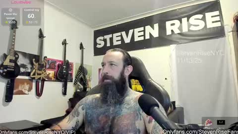 Snapshot of stevenrisenyc chatting on 11/13/25, 02:49 StevenRiseNYC online show from 11/13/25, 02:49