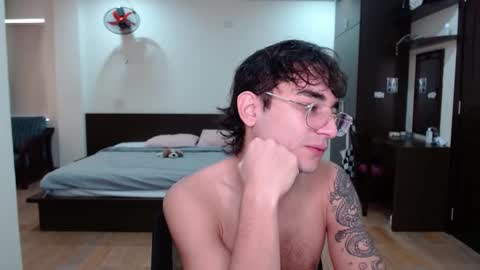 Snapshot of steveoceanbeanhuge chatting on 01/07/25, 03:14 Alex online show from 01/07/25, 03:14