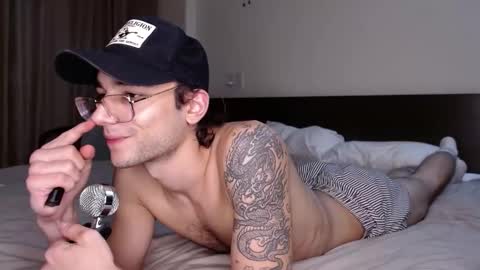 Snapshot of steveoceanbeanhuge chatting on 02/14/25, 08:37 Alex online show from 02/14/25, 08:37