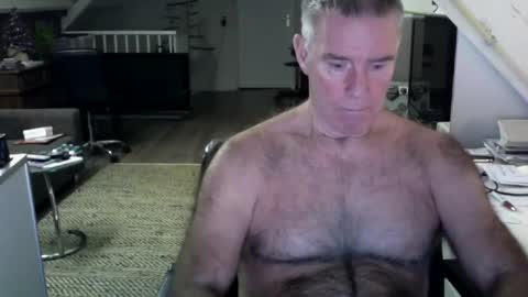 Snapshot of stevetwo chatting on 12/16/24, 10:34 stevetwo online show from 12/16/24, 10:34