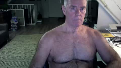 Snapshot of stevetwo chatting on 02/03/25, 10:43 stevetwo online show from 02/03/25, 10:43