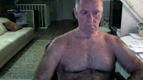 Snapshot of stevetwo chatting on 03/03/25, 10:31 stevetwo online show from 03/03/25, 10:31