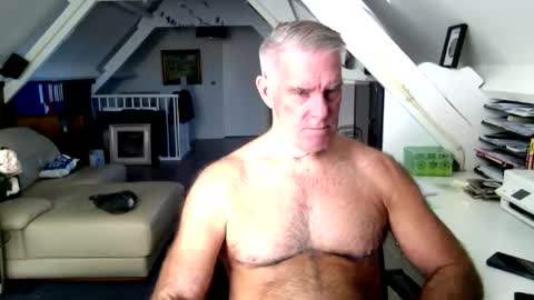 Snapshot of stevetwo chatting on 11/17/25, 12:55 stevetwo online show from 11/17/25, 12:55