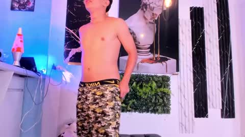 Snapshot of stiiveen_24cm chatting on 02/28/25, 04:54 Stiven brendan online show from 02/28/25, 04:54