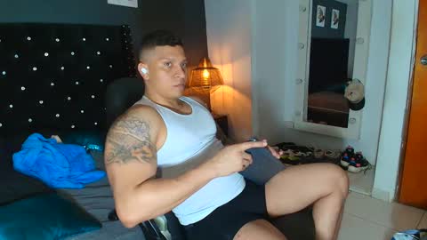 Snapshot of stily_santos_ chatting on 09/23/25, 03:20 stily online show from 09/23/25, 03:20