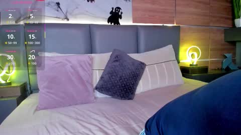 Stone Lee  online show from 11/01/25, 02:57