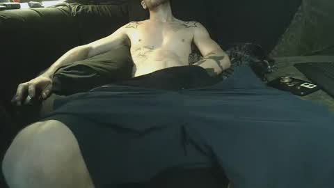 straitpipermann22 online show from 10/26/25, 03:40