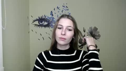 Snapshot of stranger_giirl chatting on 12/12/24, 11:07 Amalia online show from 12/12/24, 11:07