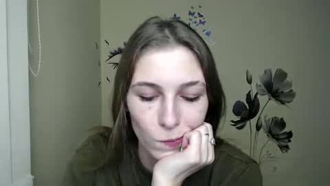 Snapshot of stranger_giirl chatting on 12/13/24, 07:21 Amalia online show from 12/13/24, 07:21
