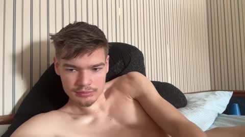 stratman301 online show from 02/18/25, 06:04