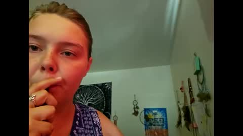 Snapshot of strawberryluv420 chatting on 10/23/25, 04:17 Strawberry online show from 10/23/25, 04:17