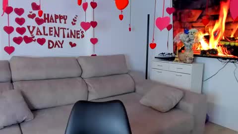 Snapshot of strawberrysofi chatting on 02/16/25, 06:54 Sofia online show from 02/16/25, 06:54