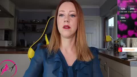 Snapshot of stripmequick chatting on 12/03/24, 10:39 Amorina online show from 12/03/24, 10:39