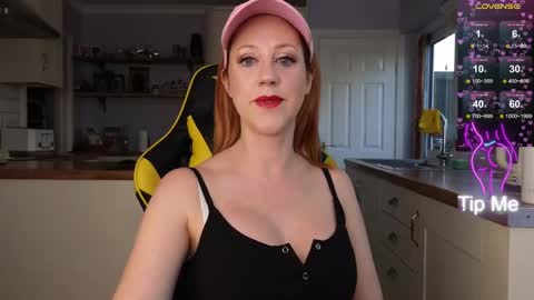 Snapshot of stripmequick chatting on 01/13/25, 02:21 Amorina online show from 01/13/25, 02:21