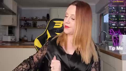 Snapshot of stripmequick chatting on 02/11/25, 10:15 Amorina online show from 02/11/25, 10:15