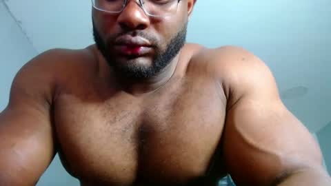 Snapshot of strong_george1 chatting on 12/14/24, 07:25 strong_george1 online show from 12/14/24, 07:25