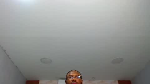 Snapshot of strong_george1 chatting on 02/23/25, 10:09 strong_george1 online show from 02/23/25, 10:09