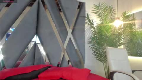 Snapshot of strong_girl_ chatting on 03/10/25, 10:59 Alexa online show from 03/10/25, 10:59