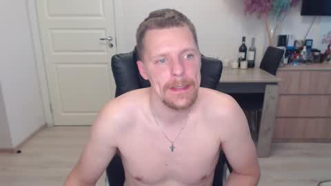 Snapshot of strong_guy_xxx chatting on 09/12/25, 06:35 strong_guy_xxx online show from 09/12/25, 06:35