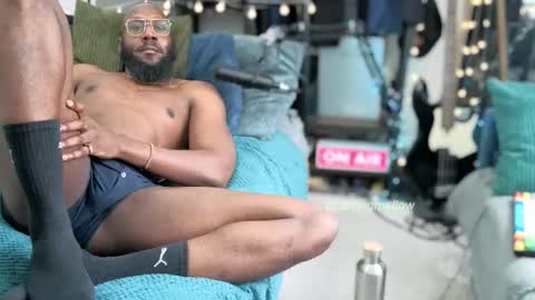 strongmellow online show from 10/23/25, 03:22