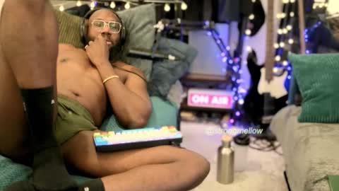 strongmellow online show from 10/24/25, 06:04