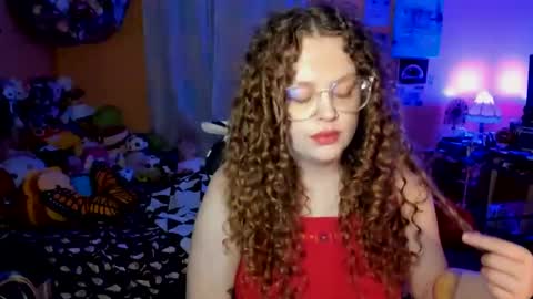 Snapshot of strwbby chatting on 09/25/25, 07:34 Strwbby online show from 09/25/25, 07:34