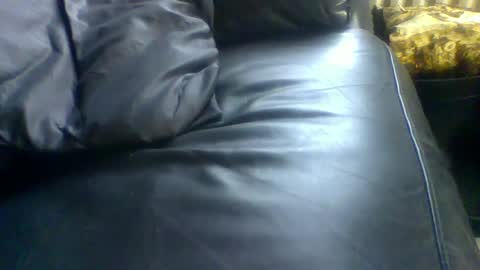 Snapshot of stud_1975 chatting on 12/27/24, 10:01 stud_1975 online show from 12/27/24, 10:01