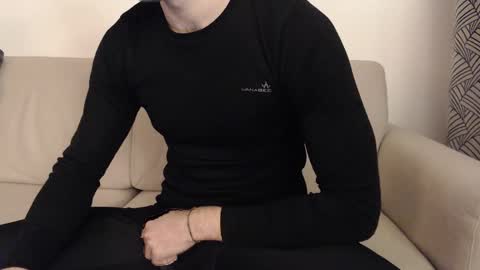 Snapshot of studfromparis chatting on 01/09/25, 05:54 Stud From Paris online show from 01/09/25, 05:54