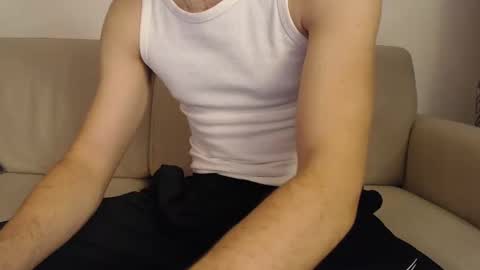 Snapshot of studfromparis chatting on 01/29/25, 02:32 Stud From Paris online show from 01/29/25, 02:32