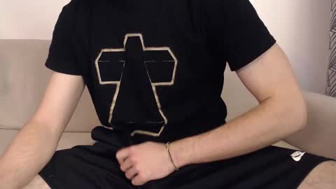 Snapshot of studfromparis chatting on 02/12/25, 02:43 Stud From Paris online show from 02/12/25, 02:43